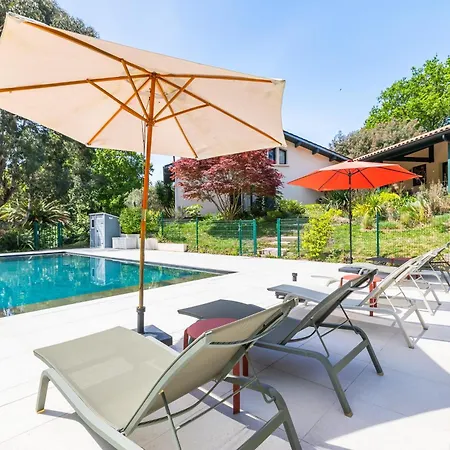 Ysee - 10 Personnes Piscine Chaufee Villa